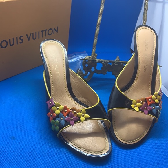 LOUIS VUITTON Leather Flower Patterm Open-Toe Mule Sandals EUR 37 1/2 - Picture 4 of 16